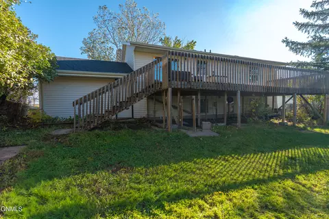 Exterior - 4813 E Roughrider Cir, Mandan, ND 58554 photo 9 of 17