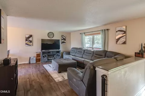Living - 4813 E Roughrider Cir, Mandan, ND 58554 photo 1 of 2