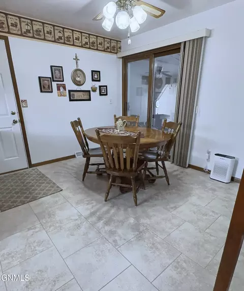 Dining - 1626 3rd St, Bismarck, ND 58504 photo 1 of 2