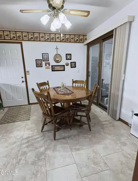 Dining - 1626 3rd St, Bismarck, ND 58504 photo 2 of 2