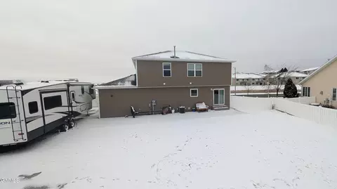 Exterior - 624 Brome Ave, Bismarck, ND 58503 photo 2 of 3