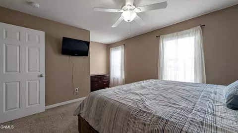 Bedroom - 624 Brome Ave, Bismarck, ND 58503 photo 2 of 4