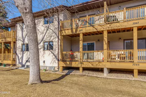 3249 Montreal St, Bismarck, ND 58503