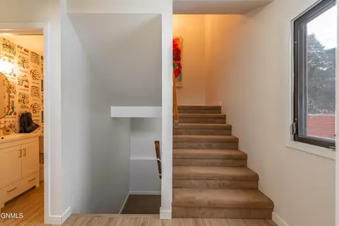 Entry Way - 943 Central Ave, Bismarck, ND 58501 photo 2 of 3
