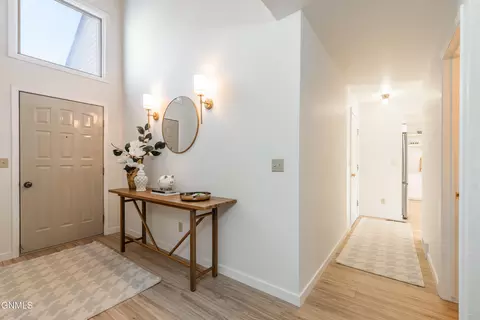 Entry Way - 943 Central Ave, Bismarck, ND 58501 photo 1 of 3