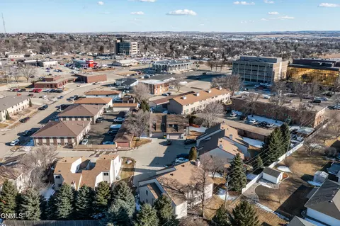 View/Area - 943 Central Ave, Bismarck, ND 58501 photo 1 of 2