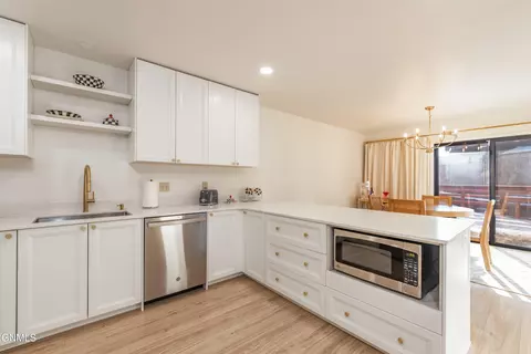 Kitchen - 943 Central Ave, Bismarck, ND 58501 photo 3 of 3