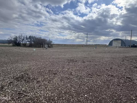 303 1st St, Reeder, ND 58649