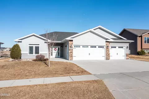 4713 Normandy St, Bismarck, ND 58503