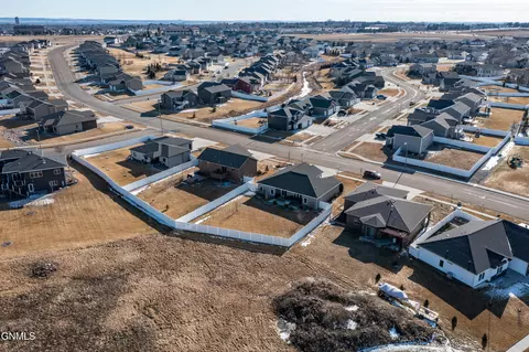 View/Area - 4713 Normandy St, Bismarck, ND 58503 photo 2 of 2