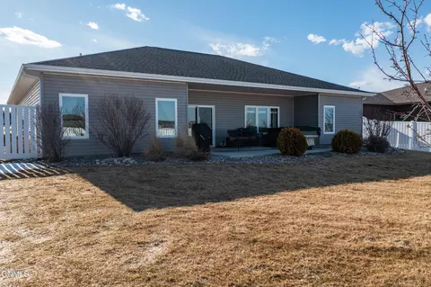 Exterior - 4713 Normandy St, Bismarck, ND 58503 photo 4 of 7