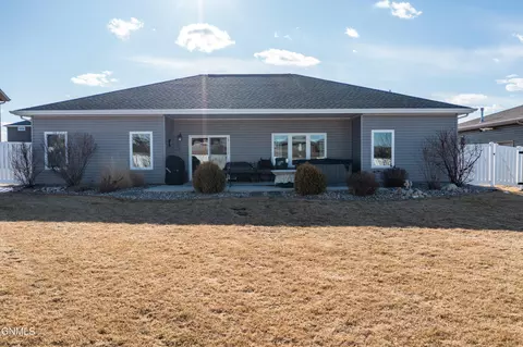 Exterior - 4713 Normandy St, Bismarck, ND 58503 photo 5 of 7