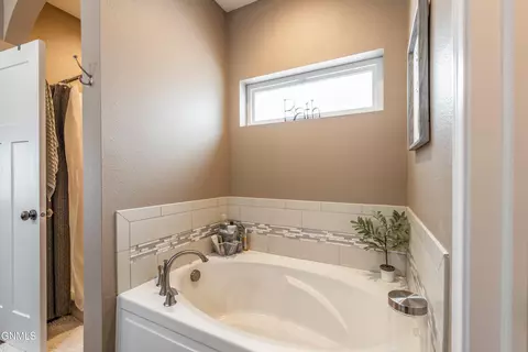 Bath - 4713 Normandy St, Bismarck, ND 58503 photo 1 of 2