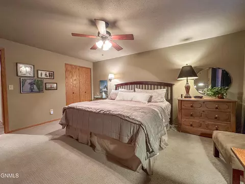 Bedroom - 453 Brandon Dr, Bismarck, ND 58503 photo 5 of 5