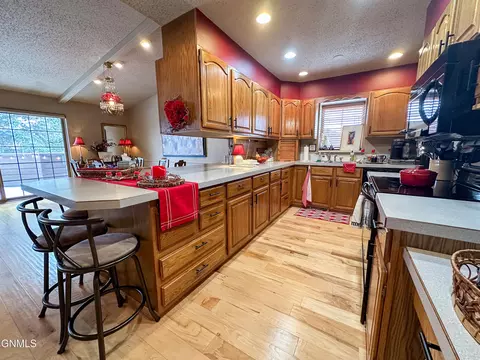 Kitchen - 453 Brandon Dr, Bismarck, ND 58503 photo 1 of 7