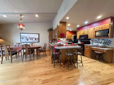 Kitchen - 453 Brandon Dr, Bismarck, ND 58503 photo 6 of 7