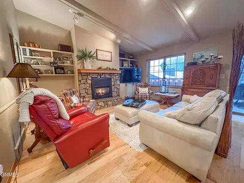 Living - 453 Brandon Dr, Bismarck, ND 58503 photo 1 of 6
