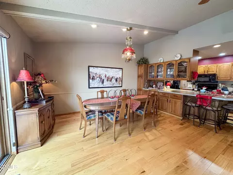 Dining - 453 Brandon Dr, Bismarck, ND 58503 photo 2 of 4