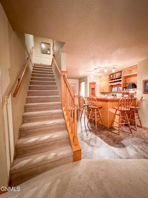 Kitchen - 453 Brandon Dr, Bismarck, ND 58503 photo 7 of 7