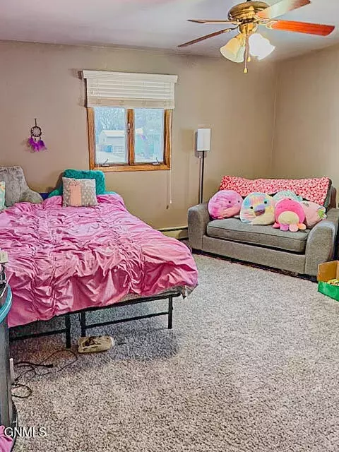 Bedroom - 528 Capitol Ave, Bismarck, ND 58501 photo 6 of 8