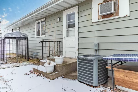 Exterior - 528 Capitol Ave, Bismarck, ND 58501 photo 3 of 4
