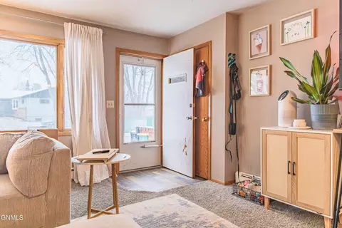 Entry Way - 528 Capitol Ave, Bismarck, ND 58501 photo 1 of 1