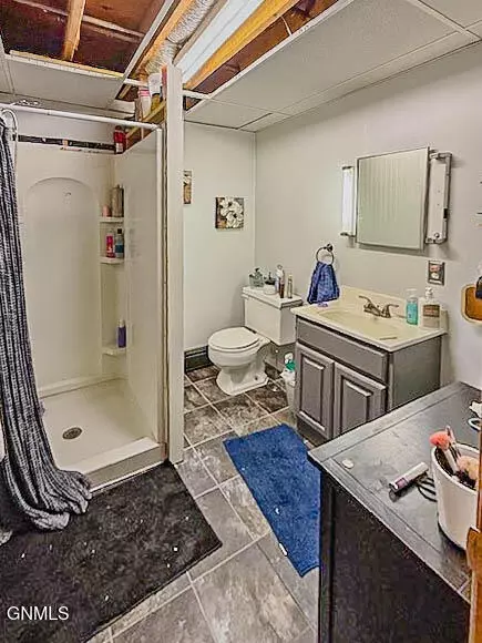 Bath - 528 Capitol Ave, Bismarck, ND 58501 photo 3 of 3