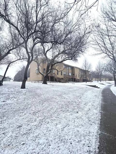 1526 Cimarron Dr, Bismarck, ND 58503 photo 7