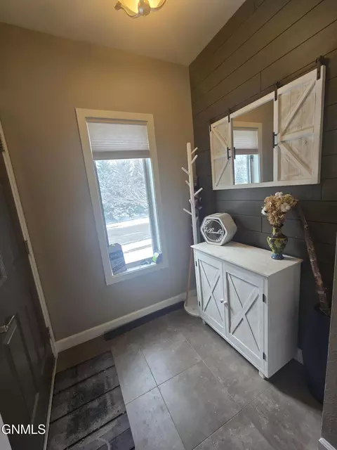 1526 Cimarron Dr, Bismarck, ND 58503 photo 4