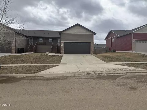 3517 10th Ave NE, Watford City, ND 58854