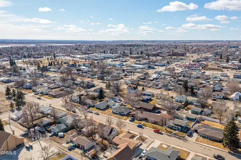 View/Area - 1413 1st Ave E, Williston, ND 58801 photo 2 of 7