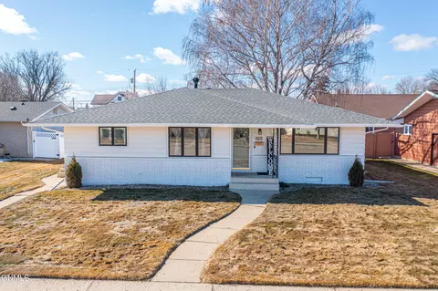 1413 1st Ave E, Williston, ND 58801
