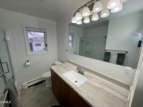 Bath - 1413 1st Ave E, Williston, ND 58801 photo 2 of 5