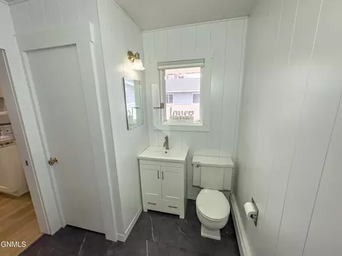 Bath - 1413 1st Ave E, Williston, ND 58801 photo 1 of 5