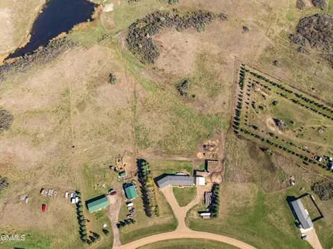 2591 Abbott Ln N, Mandan, ND 58554 photo 31