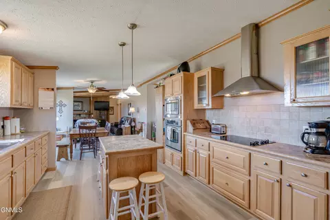 2591 Abbott Ln N, Mandan, ND 58554 photo 12