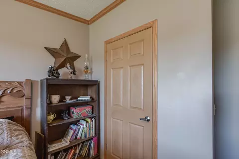 2591 Abbott Ln N, Mandan, ND 58554 photo 24