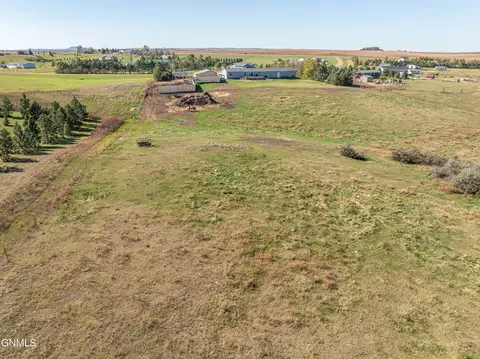 2591 Abbott Ln N, Mandan, ND 58554 photo 29