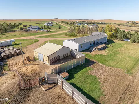 2591 Abbott Ln N, Mandan, ND 58554 photo 25