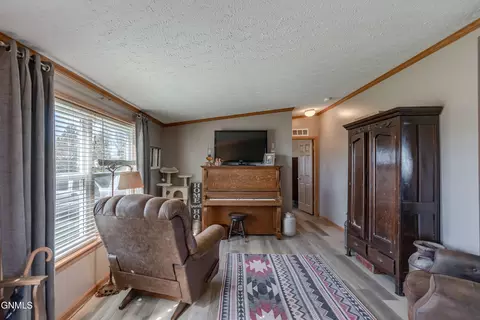 2591 Abbott Ln N, Mandan, ND 58554 photo 10