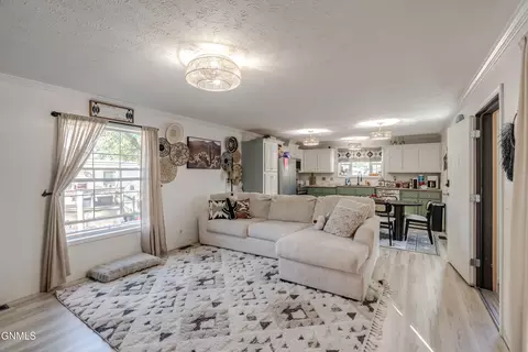 616 Dover Dr, Bismarck, ND 58504