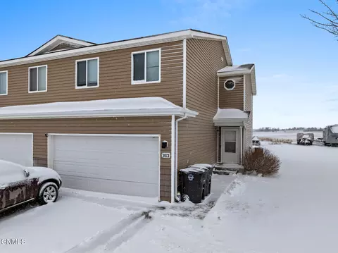 363 Adeline Dr, Stanley, ND 58784