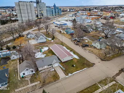 View/Area - 215 2nd St SE, Garrison, ND 58540 photo 4 of 4