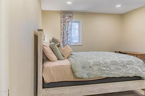 Bedroom - 215 2nd St SE, Garrison, ND 58540 photo 2 of 11