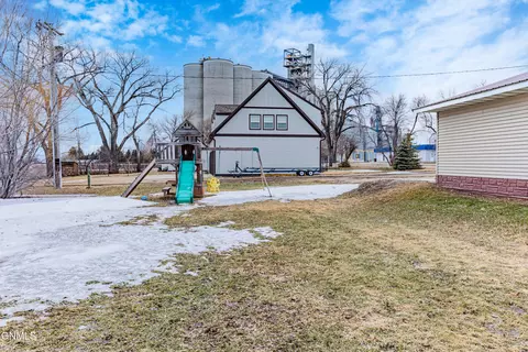 Exterior - 215 2nd St SE, Garrison, ND 58540 photo 2 of 7