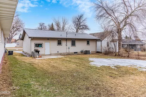 Exterior - 215 2nd St SE, Garrison, ND 58540 photo 5 of 7