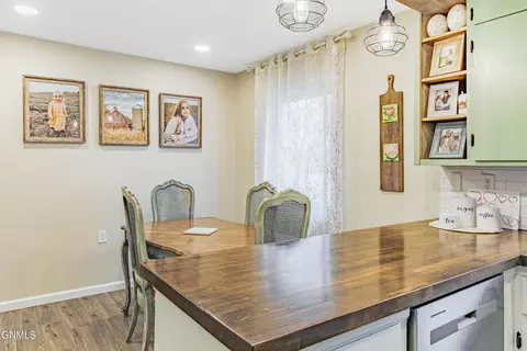 Dining - 215 2nd St SE, Garrison, ND 58540 photo 3 of 3