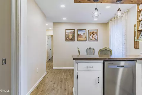 Entry Way - 215 2nd St SE, Garrison, ND 58540 photo 3 of 6