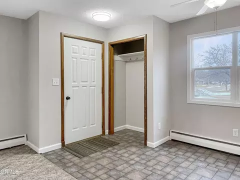 Entry Way - 260 5th Ave S, Carrington, ND 58421 photo 1 of 1