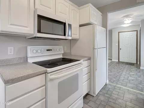 Kitchen - 260 5th Ave S, Carrington, ND 58421 photo 4 of 5